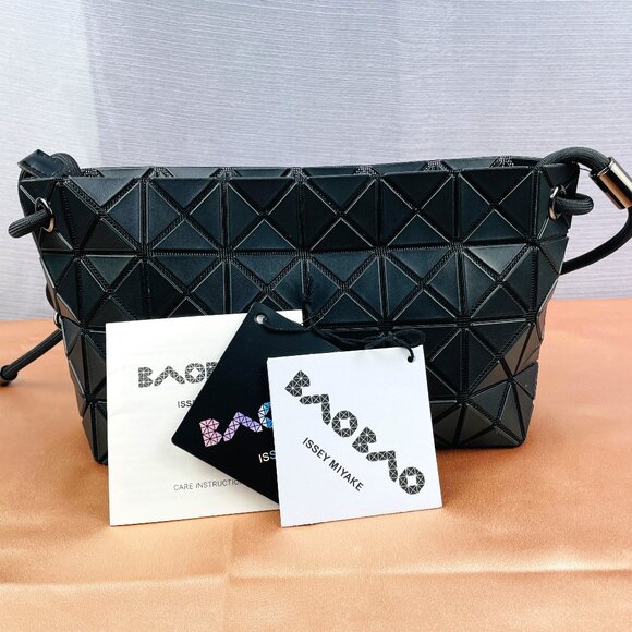 Brand new Issey Miyake black knotted tofu sling bag. - Picture 1 of 10